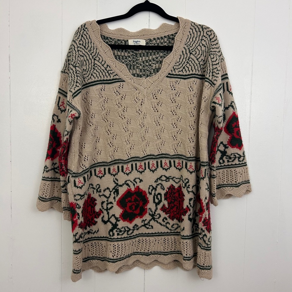 Hayden Los Angeles Floral Rose Pointelle Knit V-Neck Sweater Tan Red Green H1653